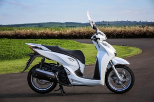 Xe SH 300cc chạy rất êm, đầm chắc và vô cùng an toàn
