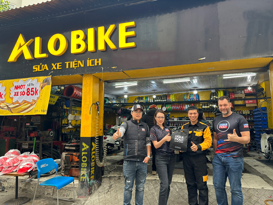 đại diện lãnh đạo hãng dầu nhớt liqui moly đến thăm alobike