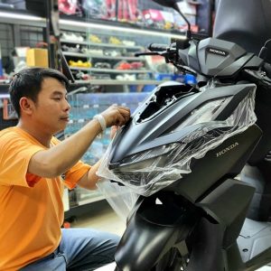dán xe máy tại topdecal